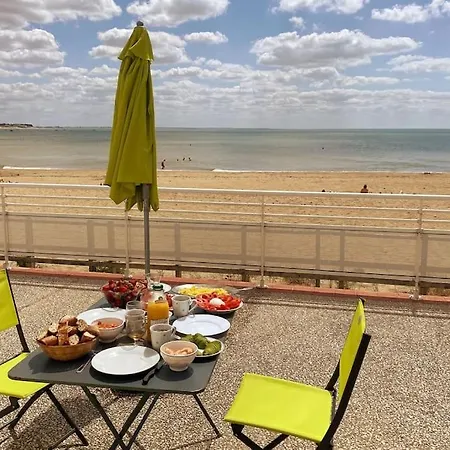 Superbe Les Pieds Dans L'eau ! * La Tranche-sur-Mer
