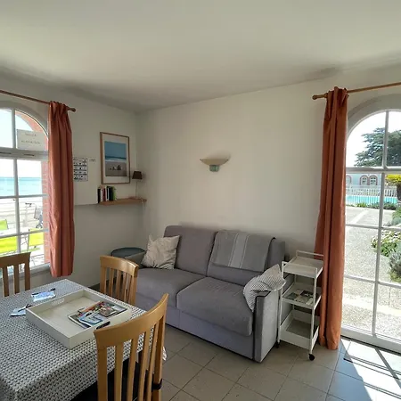 Superbe Les Pieds Dans L'eau ! La Tranche-sur-Mer