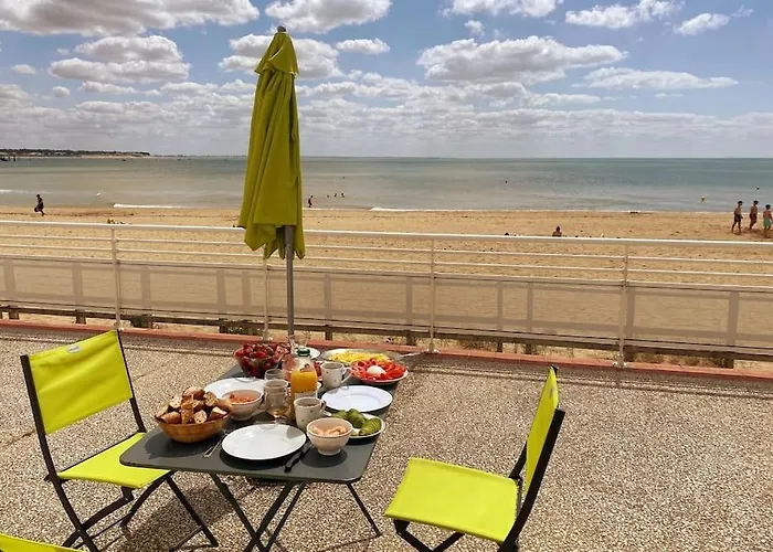 Superbe Les Pieds Dans L'eau ! * La Tranche-sur-Mer