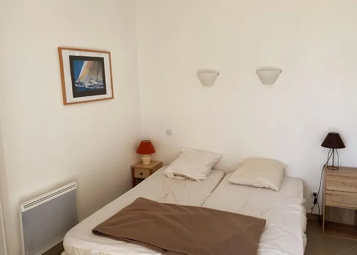 Superbe Les Pieds Dans L'eau ! *